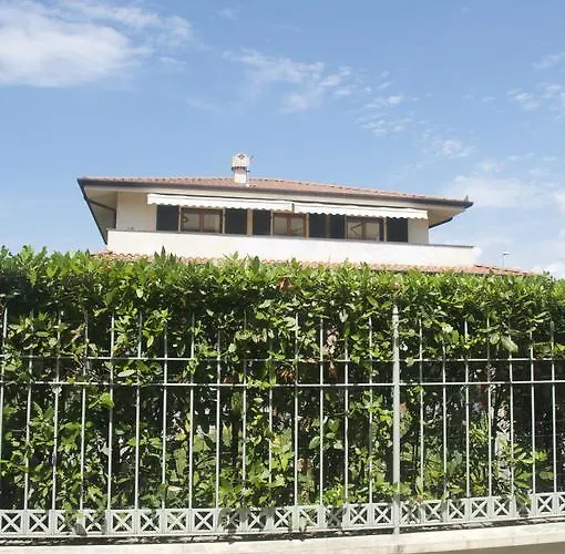 Con Terrazza Panoramica 아파트 *